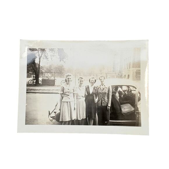 Vtg Ladies Posing in Front of Park Vehicle Original Monochrome Photography Found - Picture 1 of 4